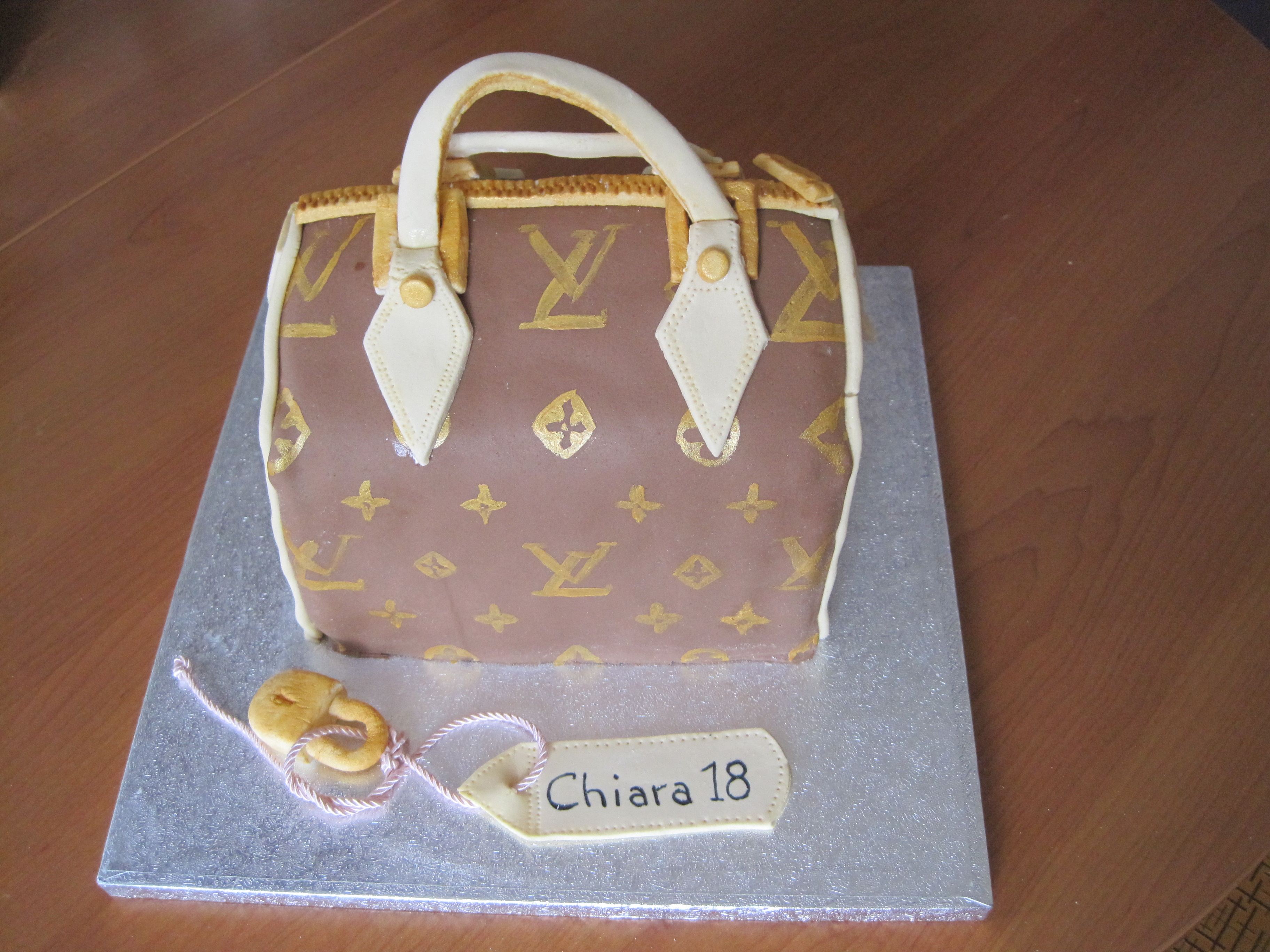 torta borsa louis vuitton